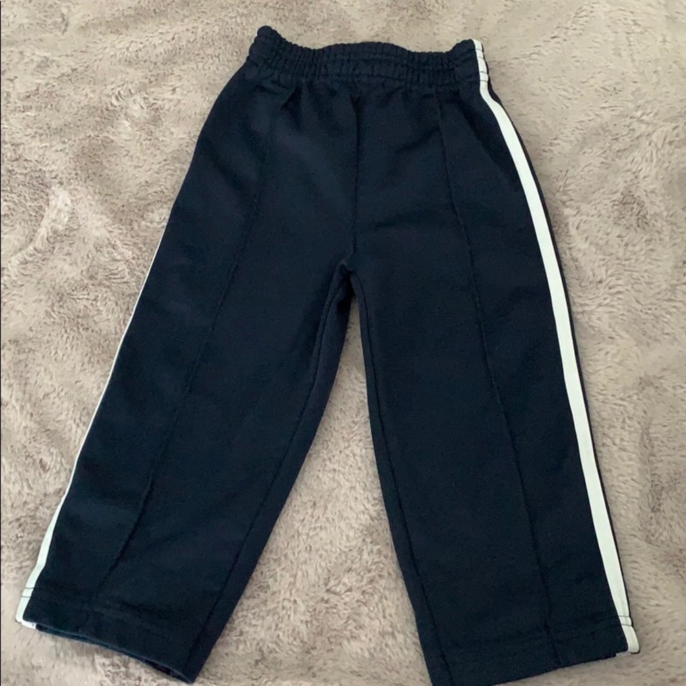 ♥️ Pre-loved lot of 2T/24m boys clothes - Picture 2 of 7